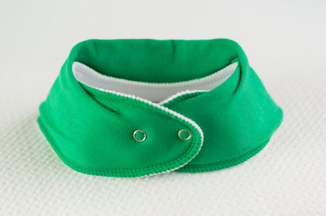 Green robin organic cotton DribbleBoo bandana bib - Image 3