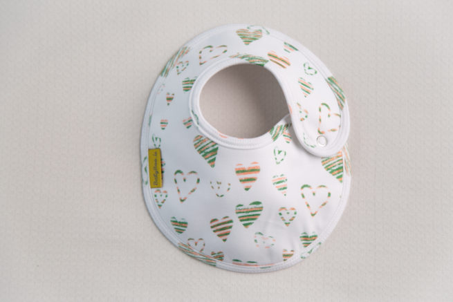 GRÁ D’ÉIRINN organic cotton LittleBoo baby bib - Image 2