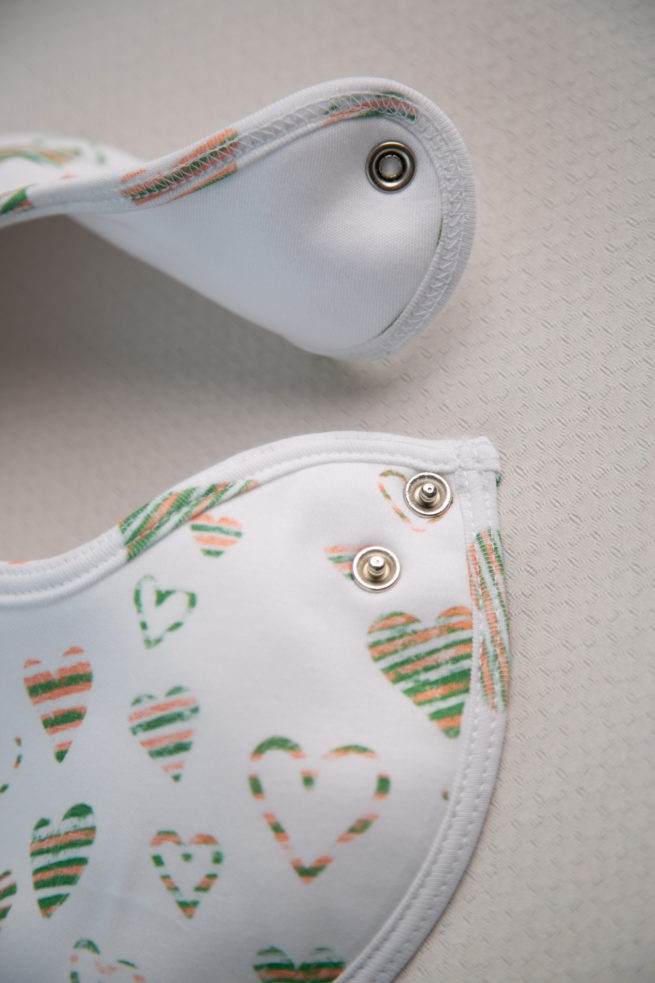 GRÁ D’ÉIRINN organic cotton LittleBoo baby bib - Image 3