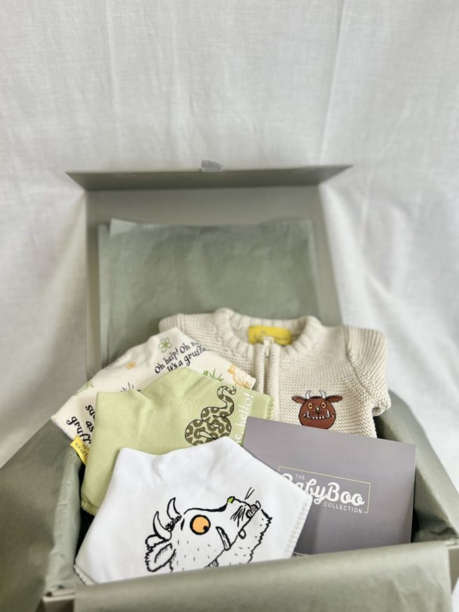 The Gruffalo fan gift box - with zipped cardigan and bibs - Image 4