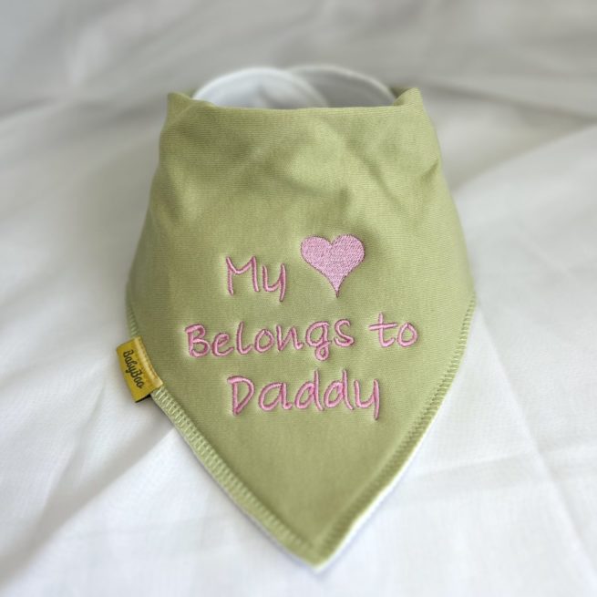 Heart belongs to... organic cotton bandana bib - Image 2
