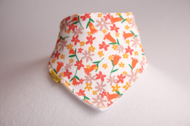 Rustic daisies organic cotton DribbleBoo bandana bib