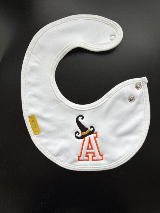 Letterman Organic Cotton LittleBoo newborn bib - Image 5